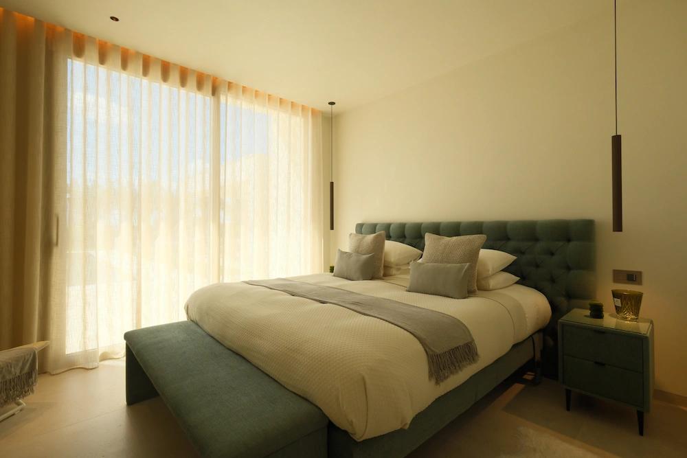 Luxury Villa - Original unedited real estate photo
