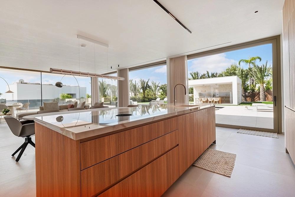 Luxury Villa - AI enhanced real estate photo