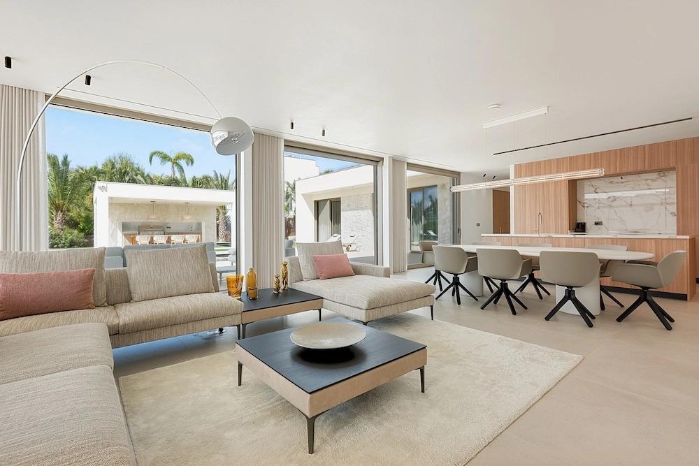 Luxury Villa - AI enhanced real estate photo