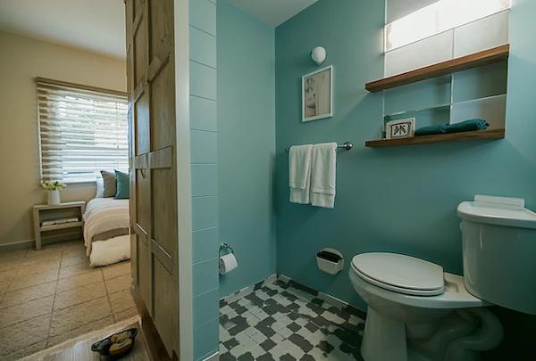 Baño renovado con IA