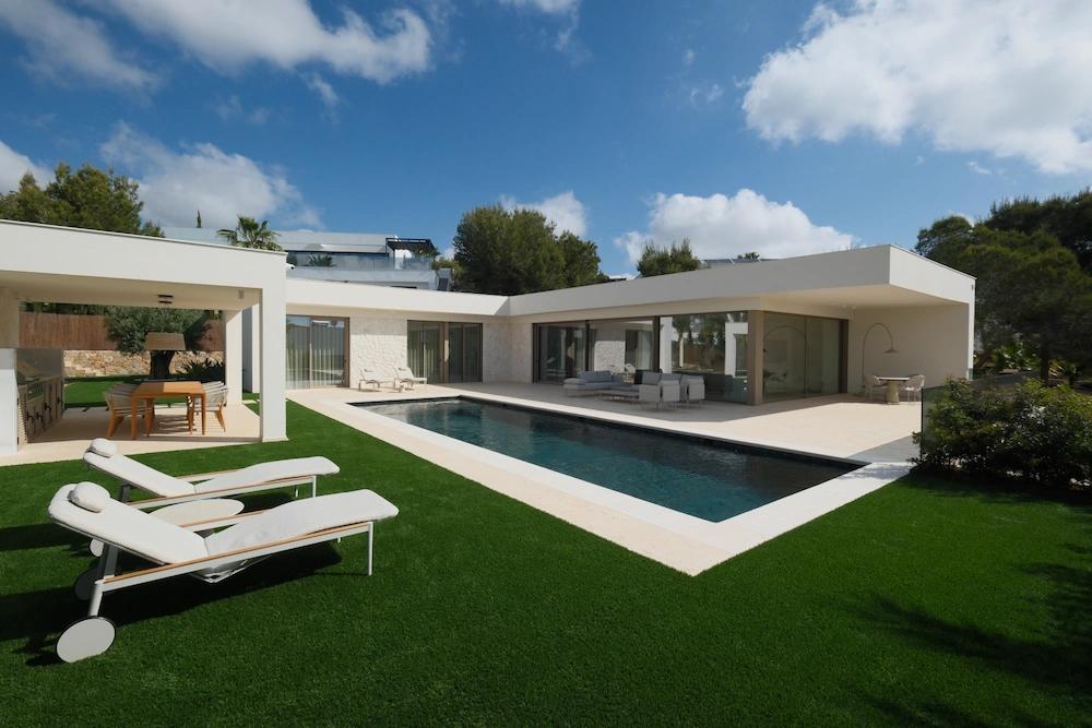 Luxury Villa - Original unedited real estate photo Luxury Villa - Original unedited real estate photo