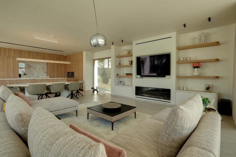 Luxury Villa - Original unedited real estate photo Luxury Villa - Original unedited real estate photo